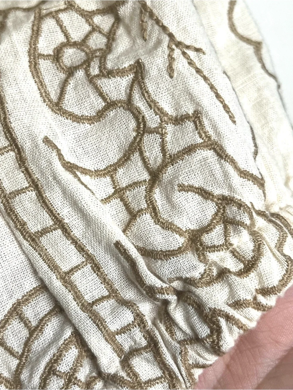 Anthropologie Women’s Size Medium Embroidered Beige Bloomer Shorts